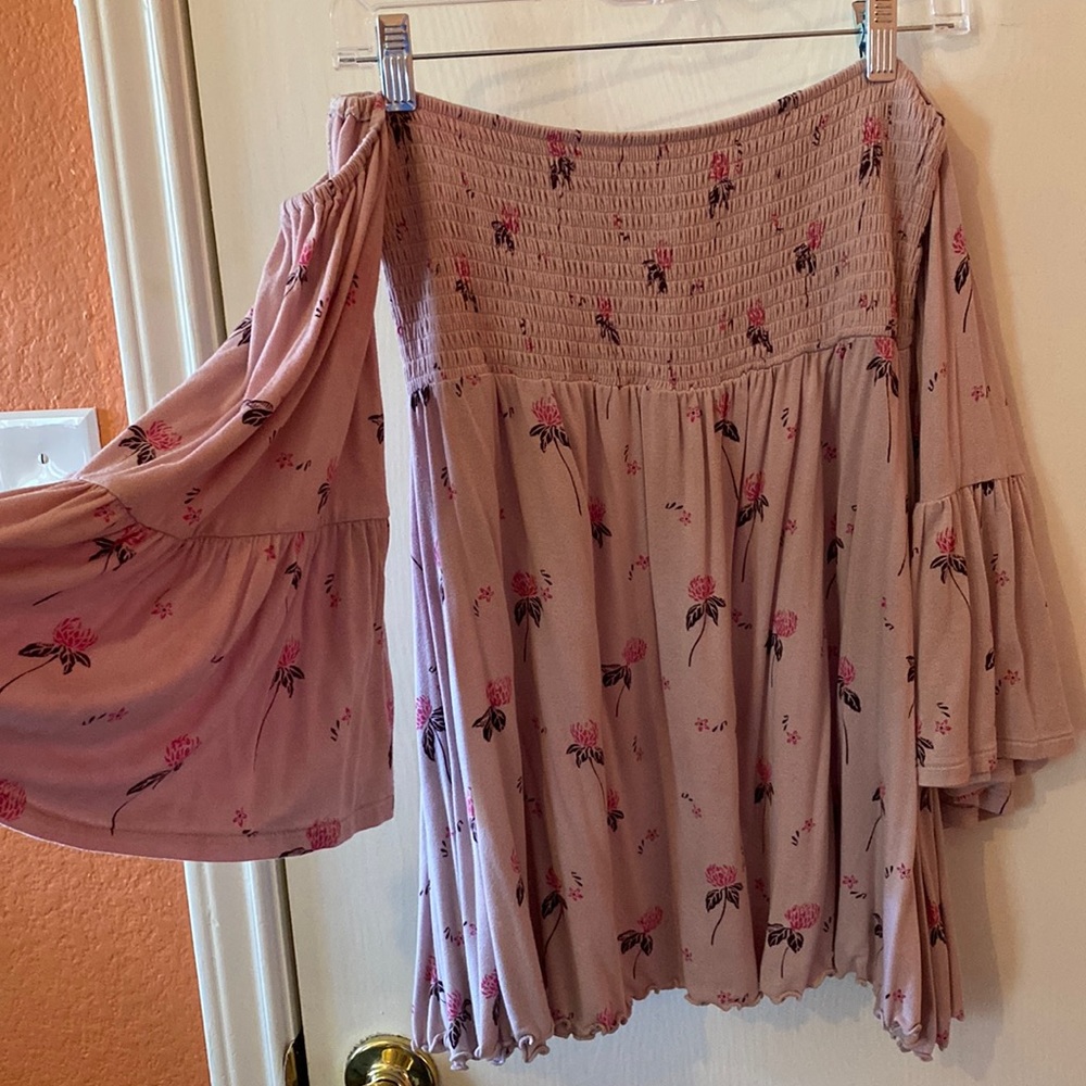 💕Free People off the shoulder top
